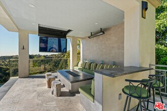 1861 Bel Air Rd in Los Angeles, CA - Building Photo - Building Photo