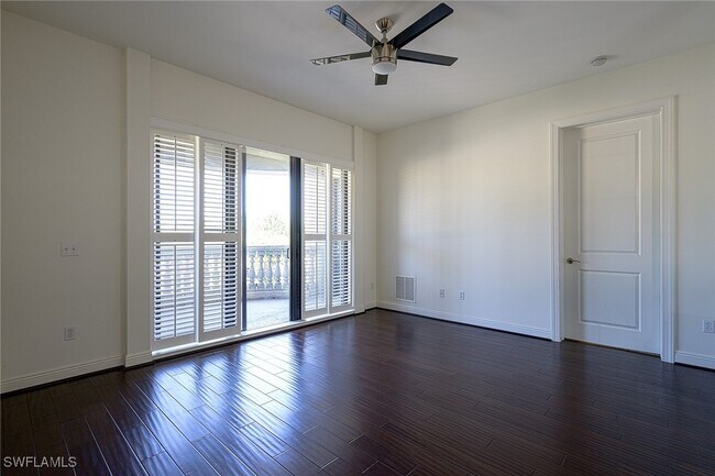 8011 Via Monte Carlo Way in Estero, FL - Foto de edificio - Building Photo