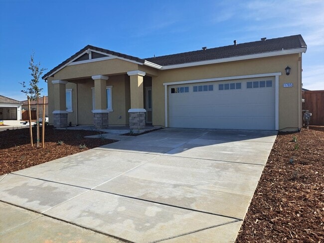 1705 Butterfly Ln in Dixon, CA - Building Photo - Building Photo