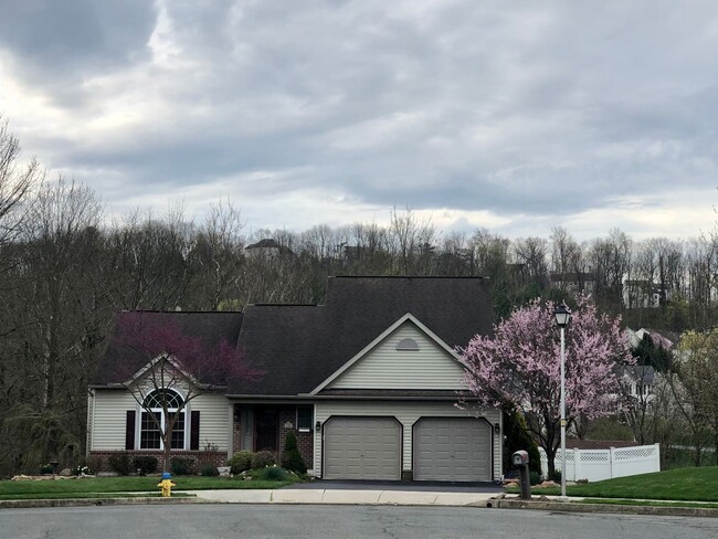 property at 19 Hideaway Ct