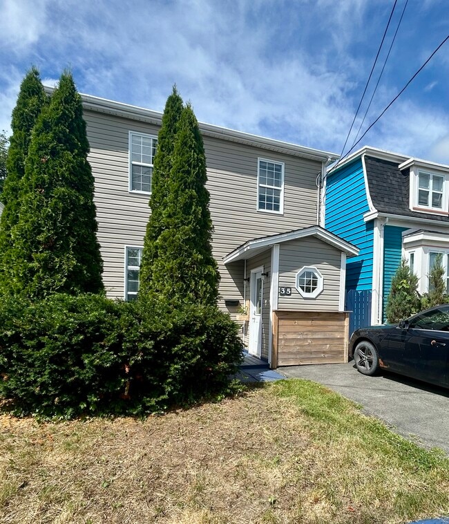 property at 35 Parade St