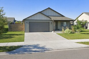 1508 Golden W Dr in Belgrade, MT - Building Photo