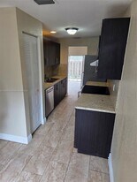 8218 NW 8th Pl in Plantation, FL - Building Photo