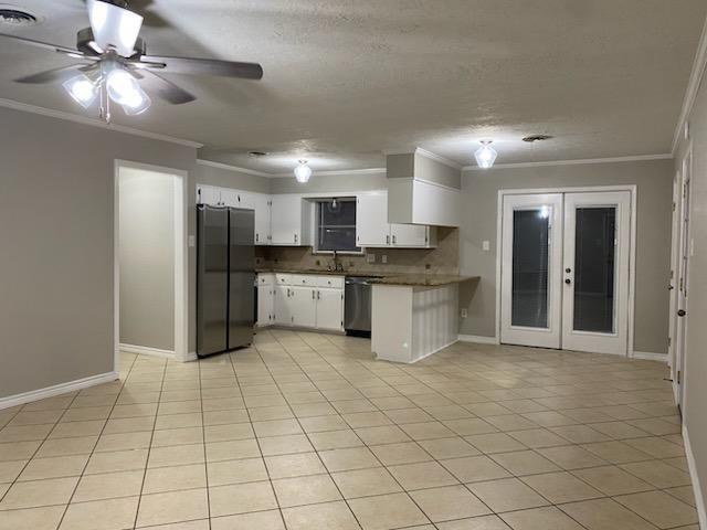 212 S 5th St in Nederland, TX - Building Photo - Building Photo