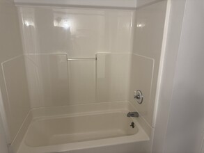 5 Jonathan Pl in Bloomfield, CT - Building Photo - Building Photo