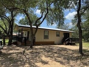 1003 Lake Forest Dr in Marble Falls, TX - Building Photo - Building Photo