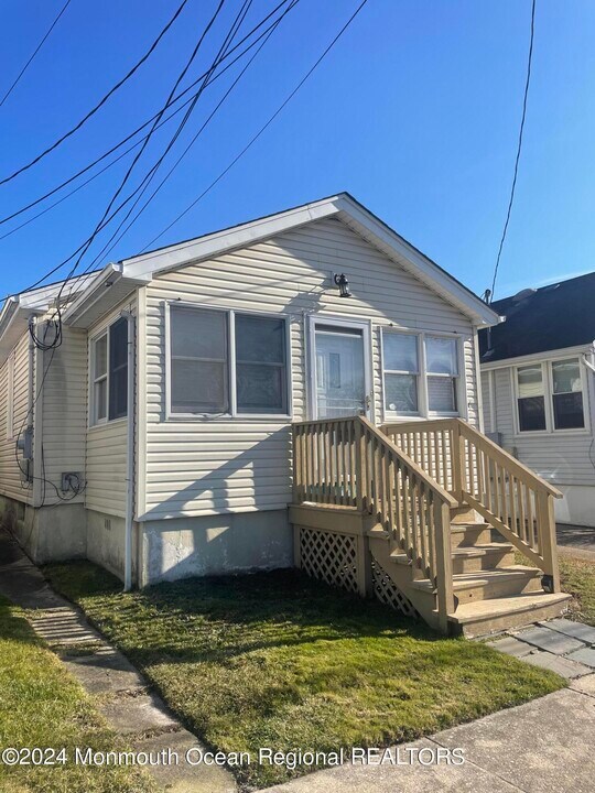 1830 1/2 Fernwood Rd in Belmar, NJ - Foto de edificio