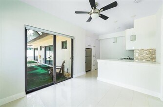 207 SE 10th Ter, Unit 4 in Fort Lauderdale, FL - Building Photo - Building Photo