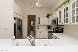 15452 Cortona Way in Naples, FL - Foto de edificio - Building Photo