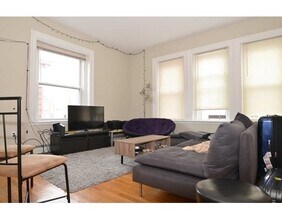 209 Babcock St in Brookline, MA - Building Photo - Building Photo