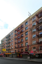 67 Bayard St in New York, NY - Building Photo - Building Photo