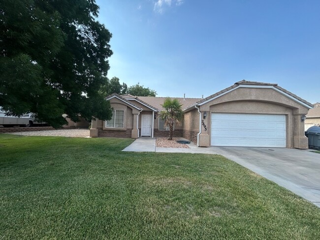 property at 2695 E 370 N