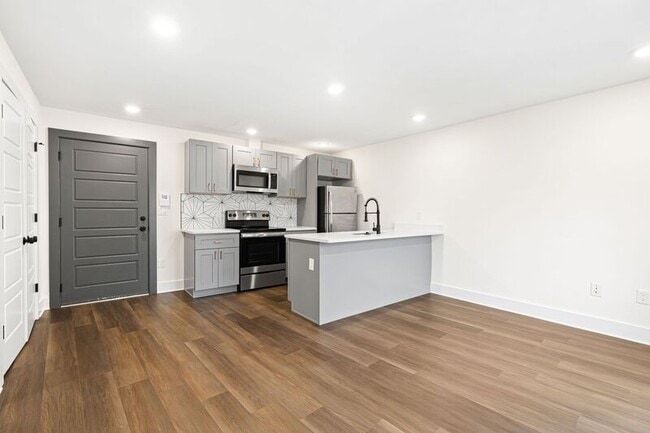 7620 Ridge Ave in Philadelphia, PA - Building Photo - Building Photo