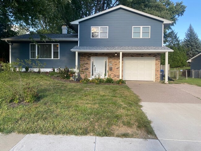 2815 Olympia Dr