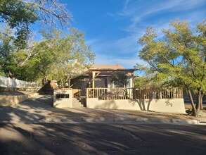 318 Sycamore St SE in Albuquerque, NM - Building Photo - Building Photo