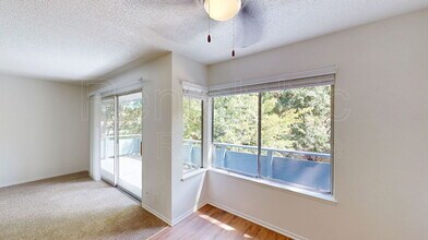 827 Las Gallinas Ave-Unit -302 in San Rafael, CA - Building Photo - Building Photo