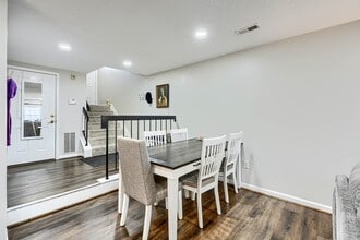 4820 Dorsey Hall Dr in Ellicott City, MD - Foto de edificio - Building Photo