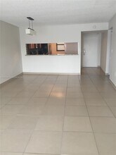 10288 NW 9th St in Miami, FL - Building Photo - Building Photo