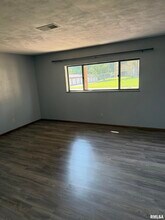 5101 25th Ave Ct in Moline, IL - Building Photo - Building Photo