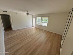 22319 MacFarlane Dr in Los Angeles, CA - Building Photo - Building Photo