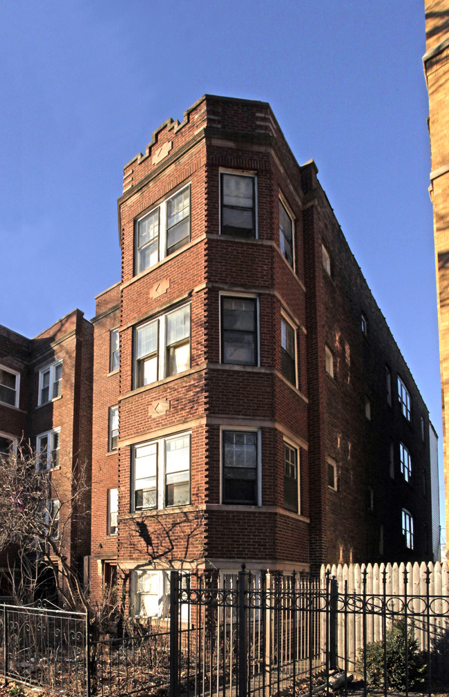 6214 N Claremont Ave in Chicago, IL - Building Photo - Building Photo