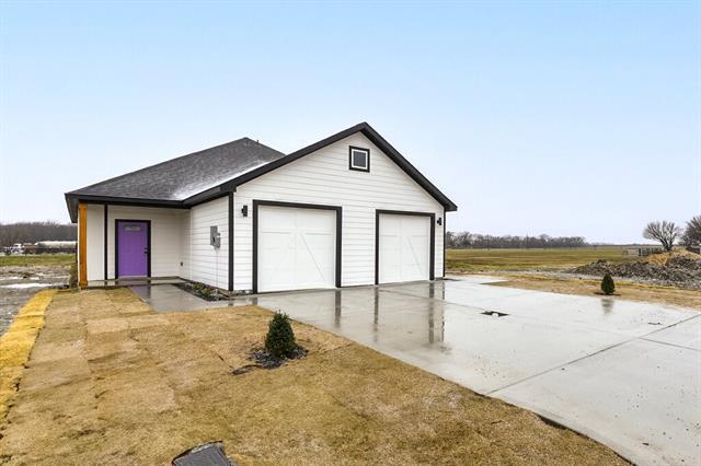 1020 Burnett Blvd in Alvarado, TX - Building Photo - Building Photo