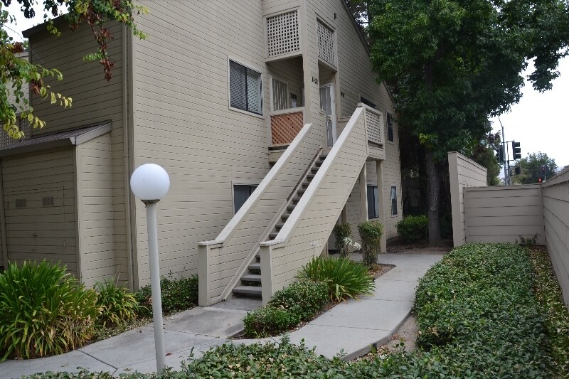 1420 Foothill Meadows Ct in San Jose, CA - Building Photo