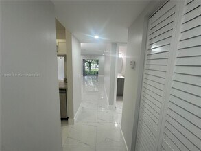 10353 NW 8th St in Pembroke Pines, FL - Building Photo - Building Photo