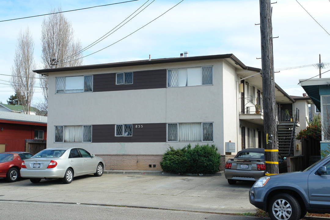 835 Cornell Ave in Albany, CA - Building Photo