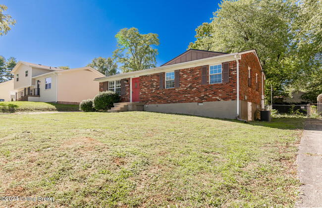 120 Franklin Ave in La Grange, KY - Building Photo - Building Photo