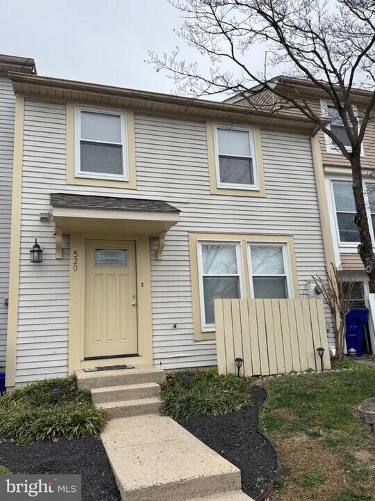 520 Ellrose Ct in Frederick, MD - Building Photo