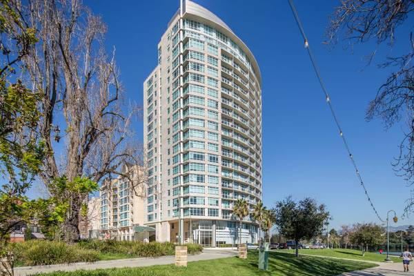 1 Lakeside Dr, Unit 601 in Oakland, CA - Building Photo