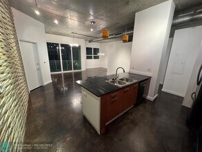 313 NE 2nd St in Fort Lauderdale, FL - Building Photo - Building Photo