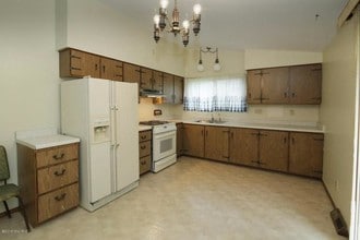 1214 Fitch St in Albion, MI - Building Photo - Building Photo