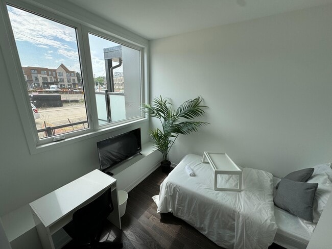 property at 80 Grn Gdns Blvd