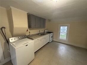 240 Bridge St in Corning, NY - Building Photo - Building Photo