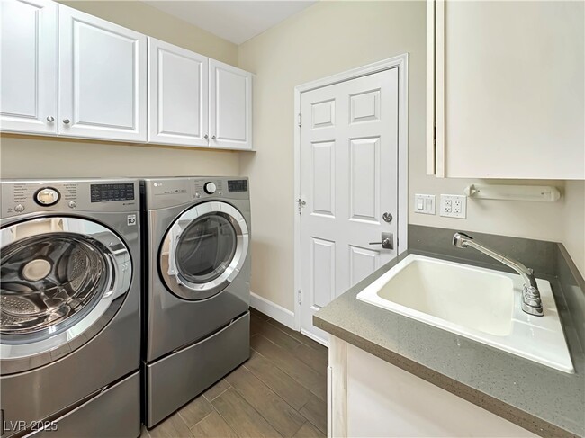 property at 1352 Fox Acres Dr