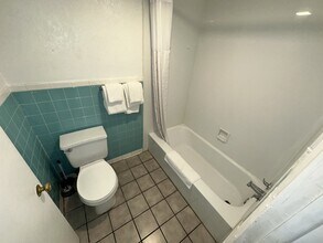 2530 Bloomfield Hwy in Farmington, NM - Foto de edificio - Building Photo