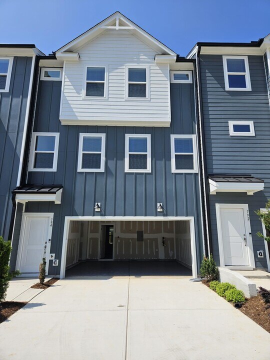 794 Larkspur Bowl Wy in Apex, NC - Building Photo