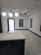 8 W Woodson Dr in Edinburg, TX - Building Photo - Building Photo