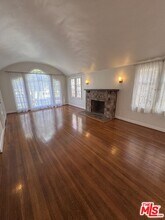621 S Highland Ave in Los Angeles, CA - Building Photo - Building Photo
