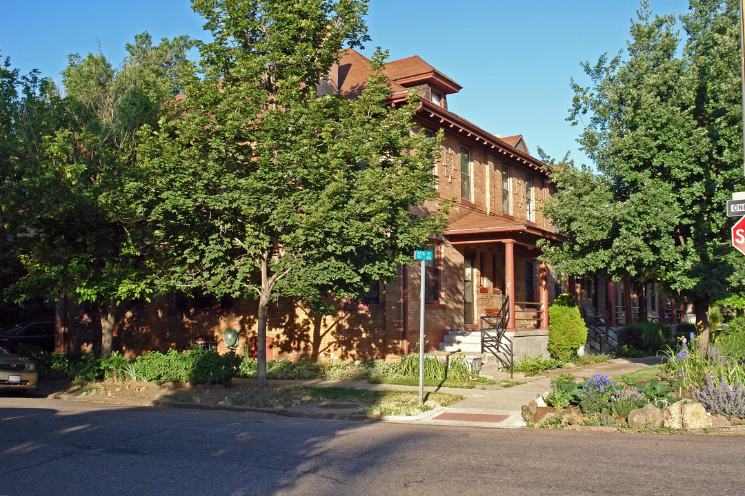 Clarkson Apartments in Denver, CO - Foto de edificio