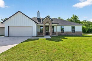 2902 Walnut St in Greenville, TX - Building Photo