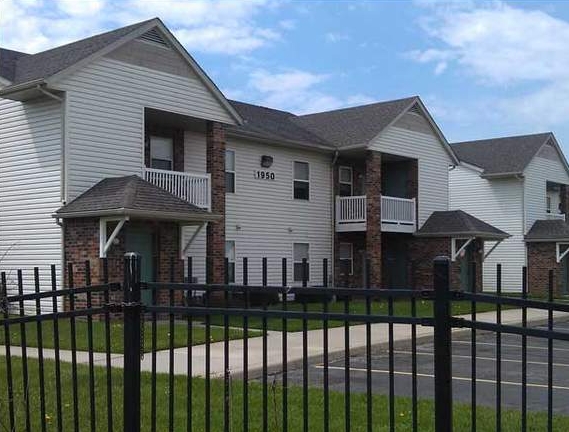 Cogic Village Apartments in Benton Harbor, MI - Foto de edificio