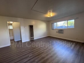 117 E Grove St in Stockton, CA - Building Photo - Building Photo