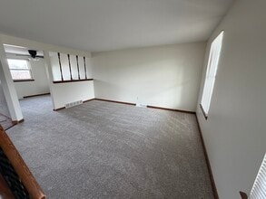 1328 D'Angelo Drive, Unit Right in North Tonawanda, NY - Building Photo - Building Photo