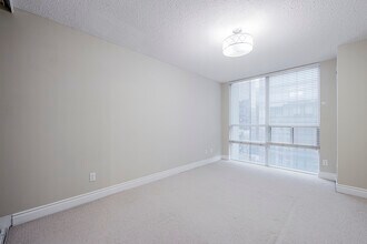 30-PH30 Grand Trunk Crescent in Toronto, ON - Building Photo - Building Photo