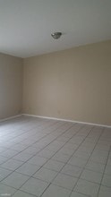 1644 Throckmorton St in Harlingen, TX - Foto de edificio - Building Photo