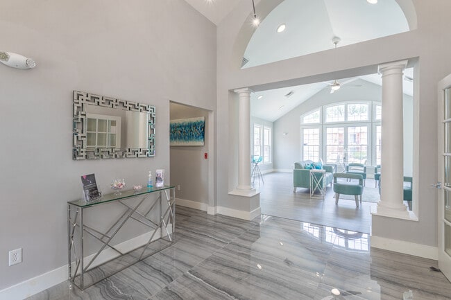 Dover Country Club in Dover, DE - Foto de edificio - Lobby