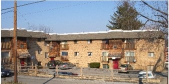 Newberry Park in York, PA - Building Photo